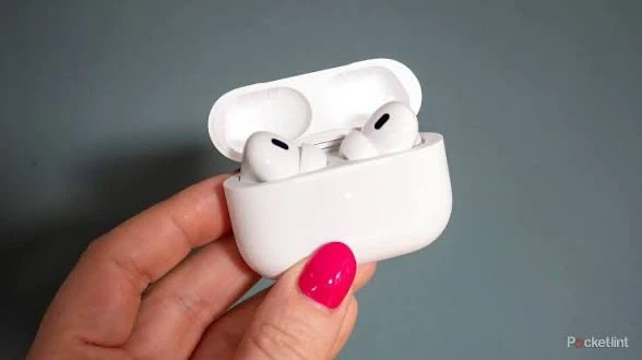 Apple AirPods Pro (2nd generation) with Charging Case - photo 3