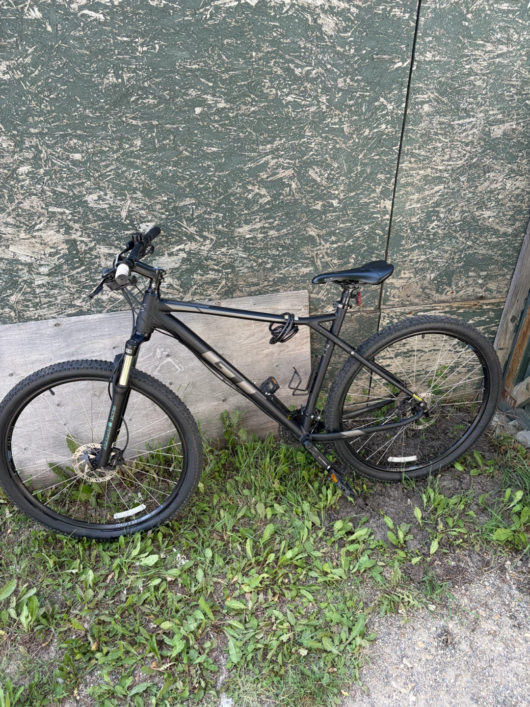 GT Avalanche 29 Mountain Bike