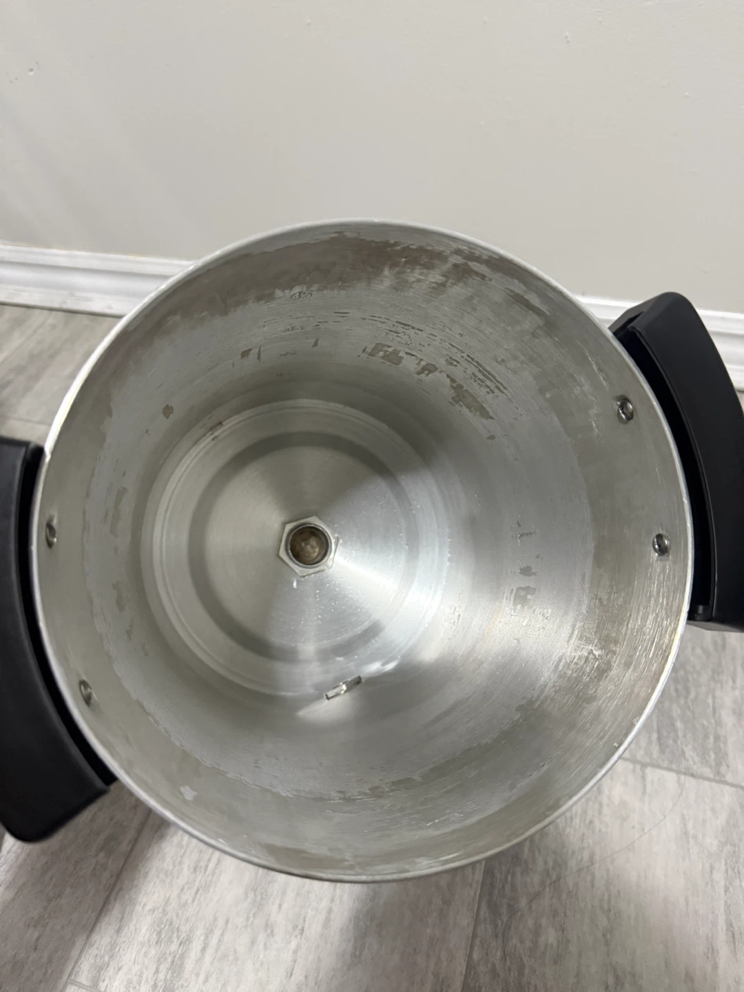 Hamilton Beach 45 Cup Coffee Urn *Small Dent* - photo 3