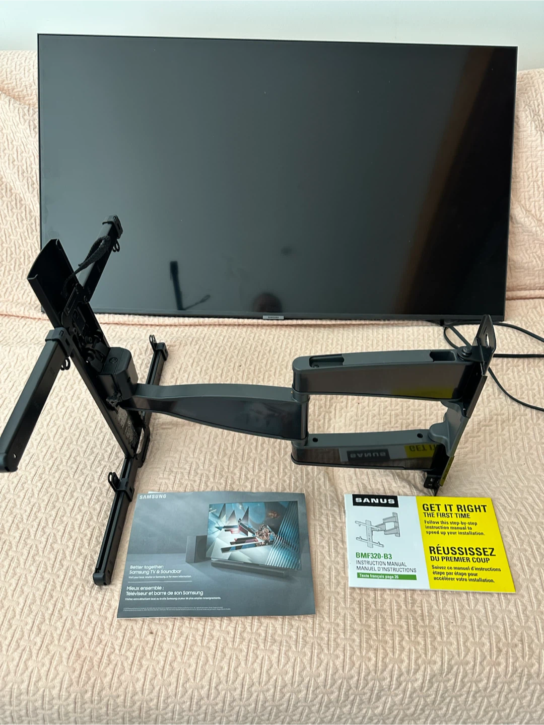 43” Samsung TV + Full Motion TV Wall Mount