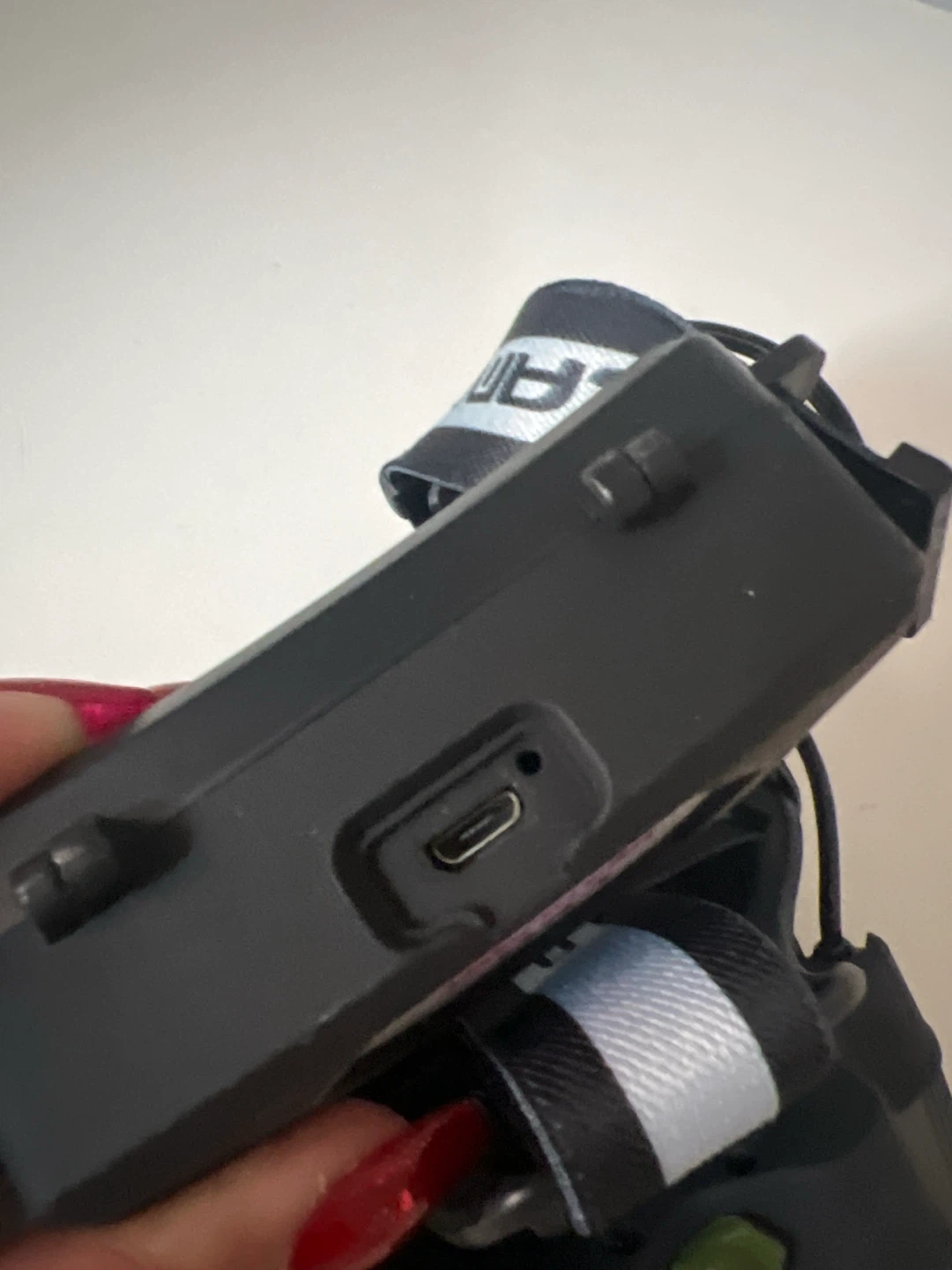 Headlamp with multiple LEDs and adjustable strap - photo 3