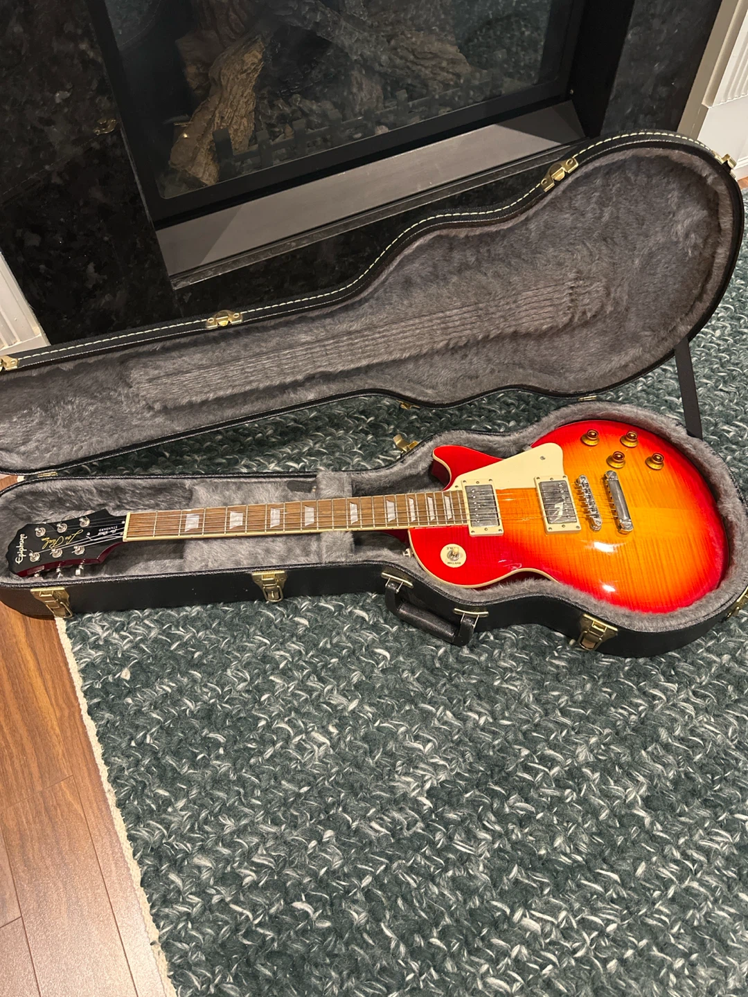 Epiphone Les Paul Electric Guitar
