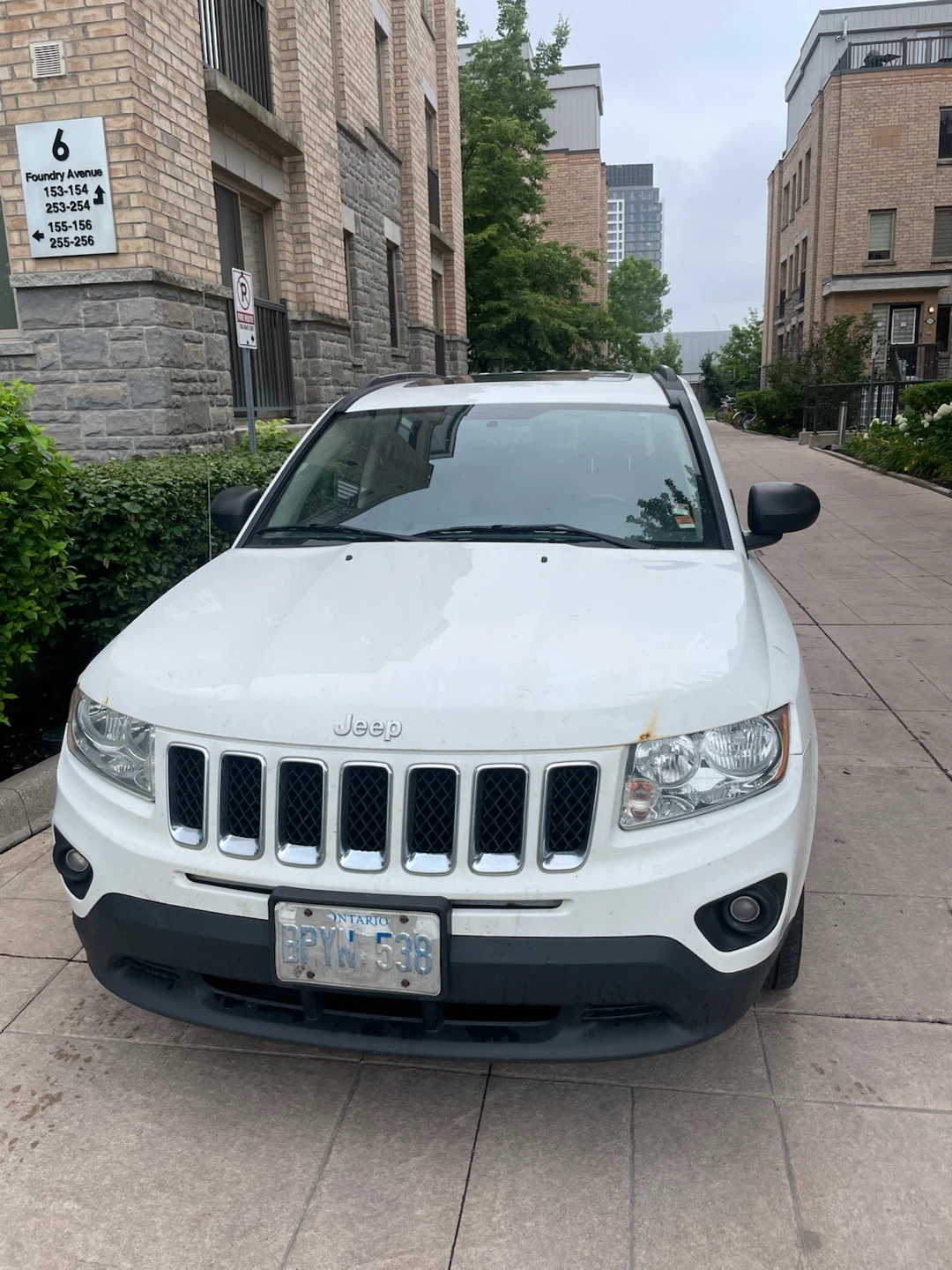 White Jeep Compass SUV - photo 2