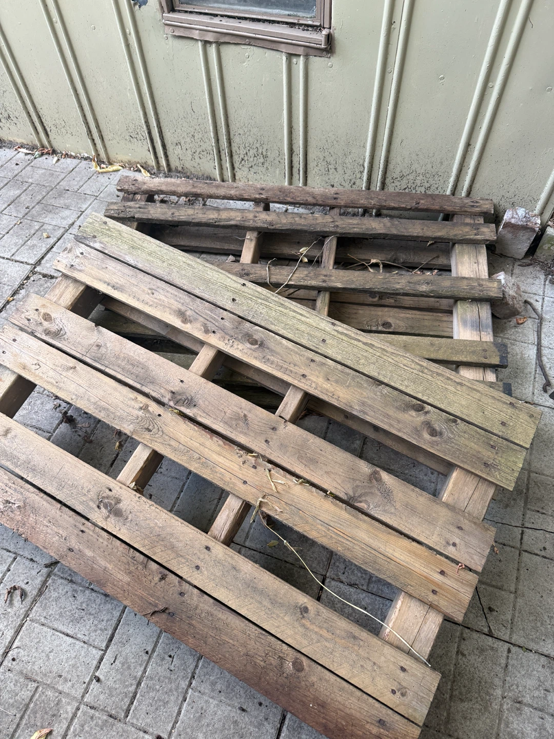 Wooden palates