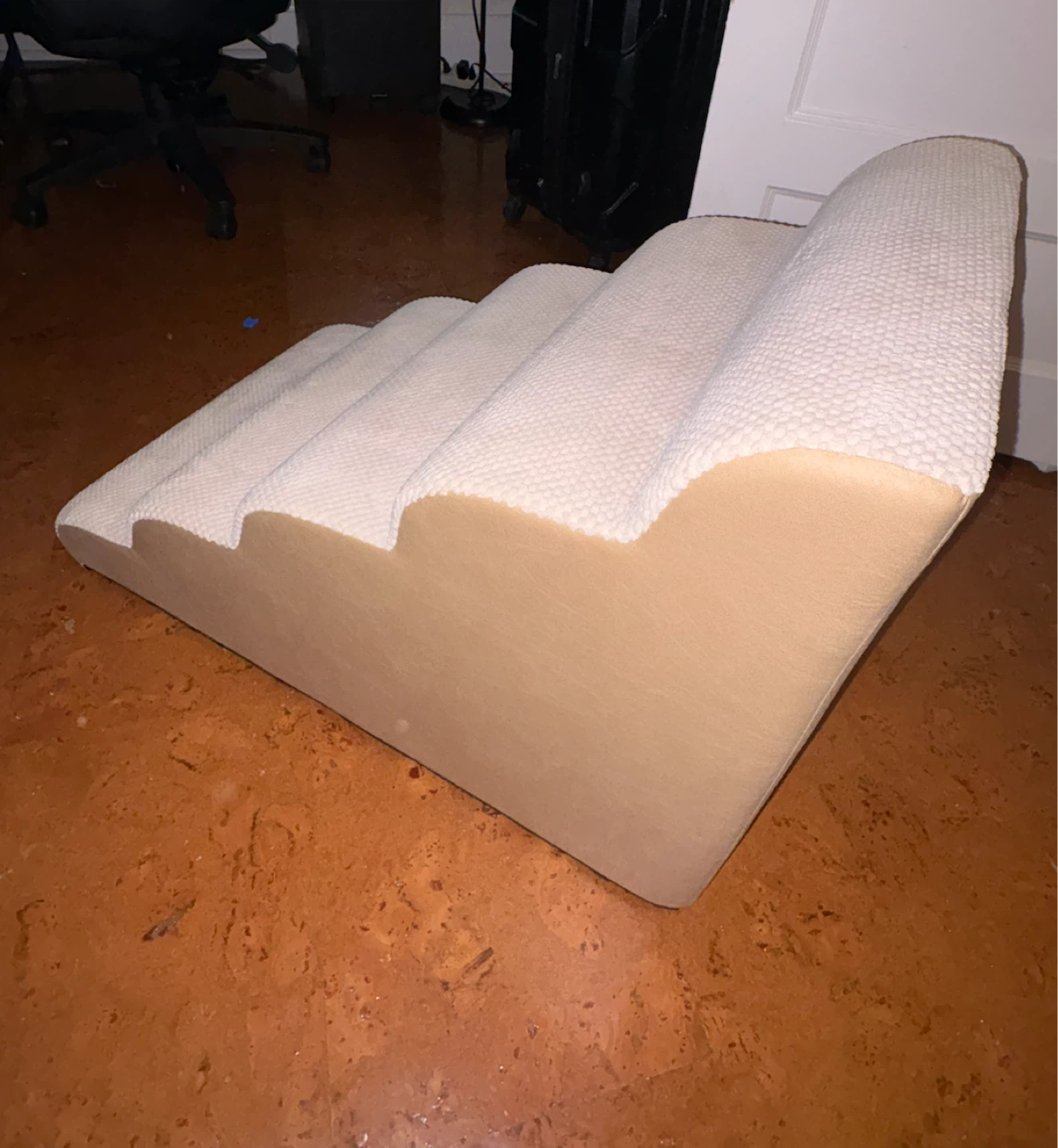 Cozy Kiss Dog Stairs for High Bed - photo 3