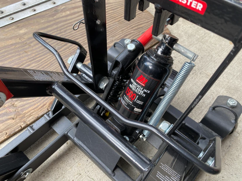 Motomaster 1500lb motorcycle lift - photo 4