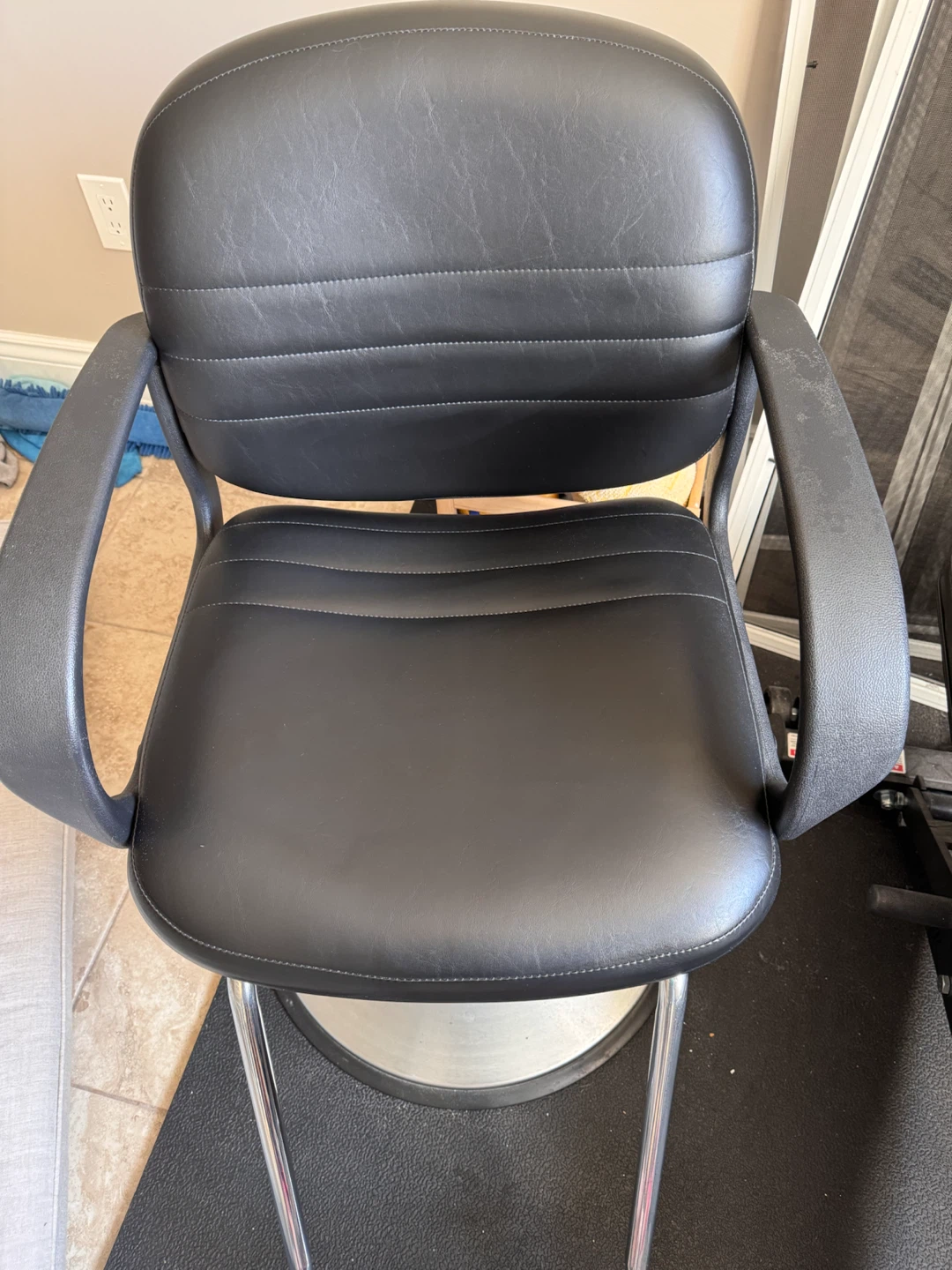 Black Salon Chair