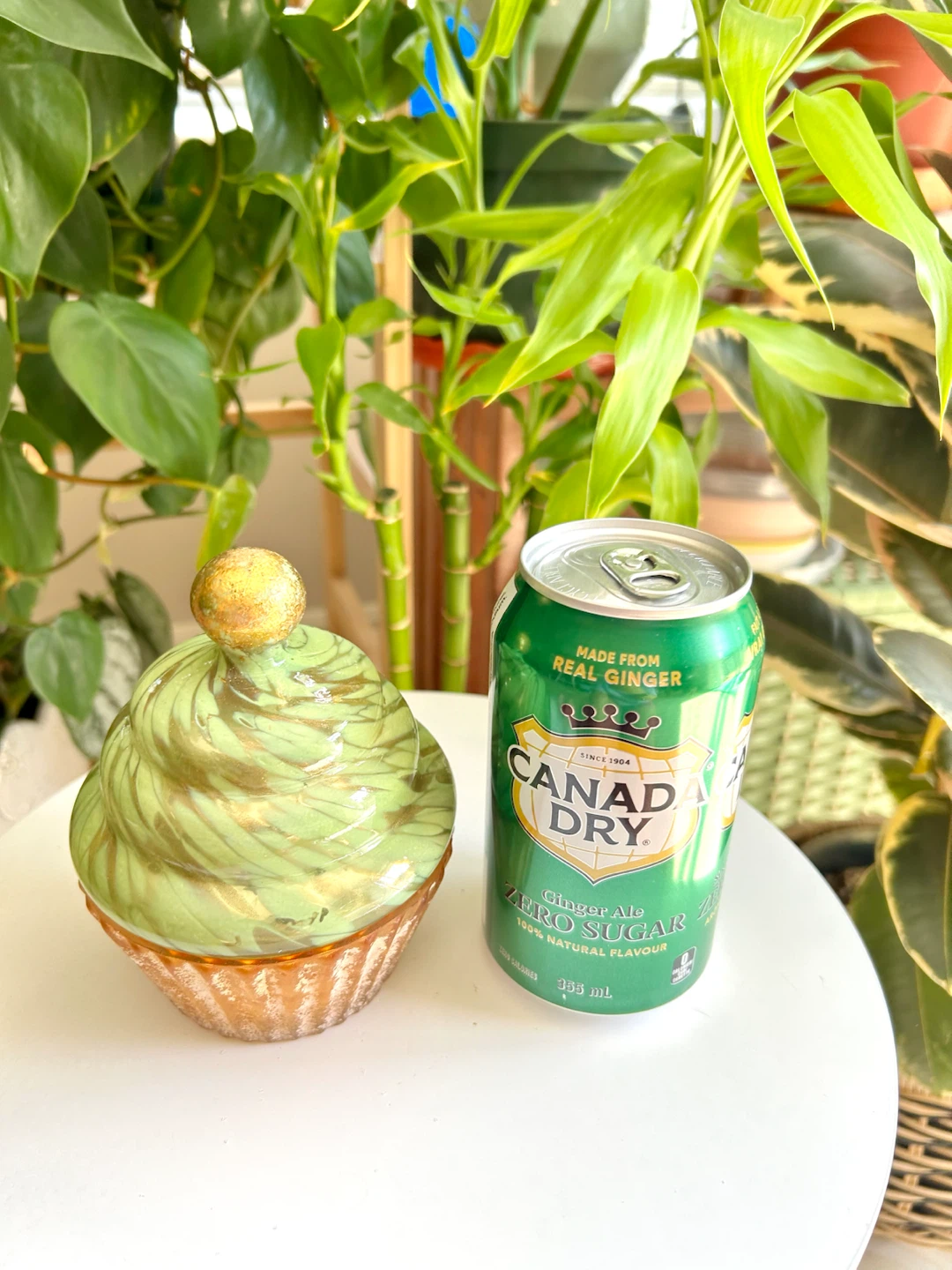 Anthropologie Pistachio Cupcake Candle 🧁🕯️ - photo 2