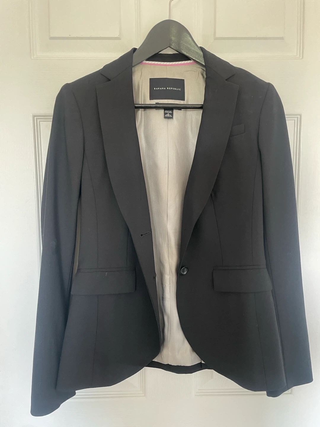 Banana Republic Tuxedo Jacket 96% Virgin Wool Sz 2