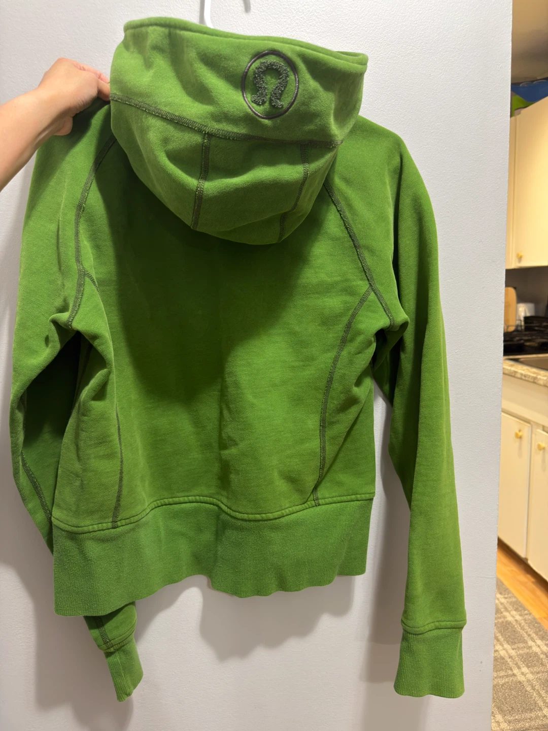 Lululemon Green Hoodie - photo 2