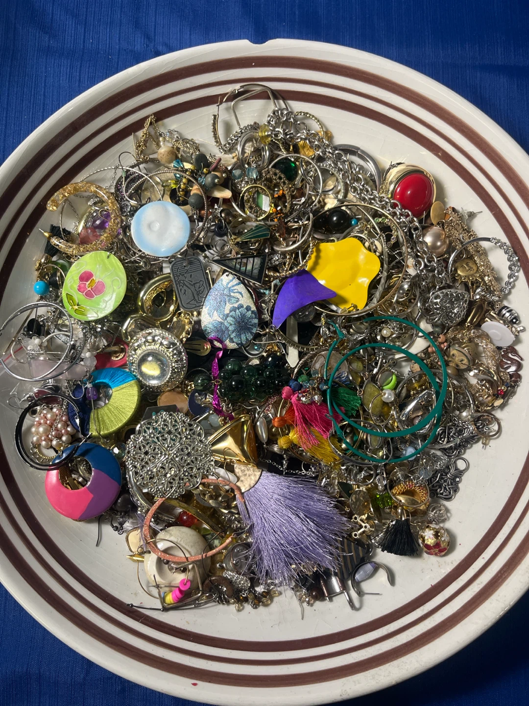 Huge Craft Jewelry Lot Mixed Costume /Junk Jewelry for Art/Scrap - photo 3