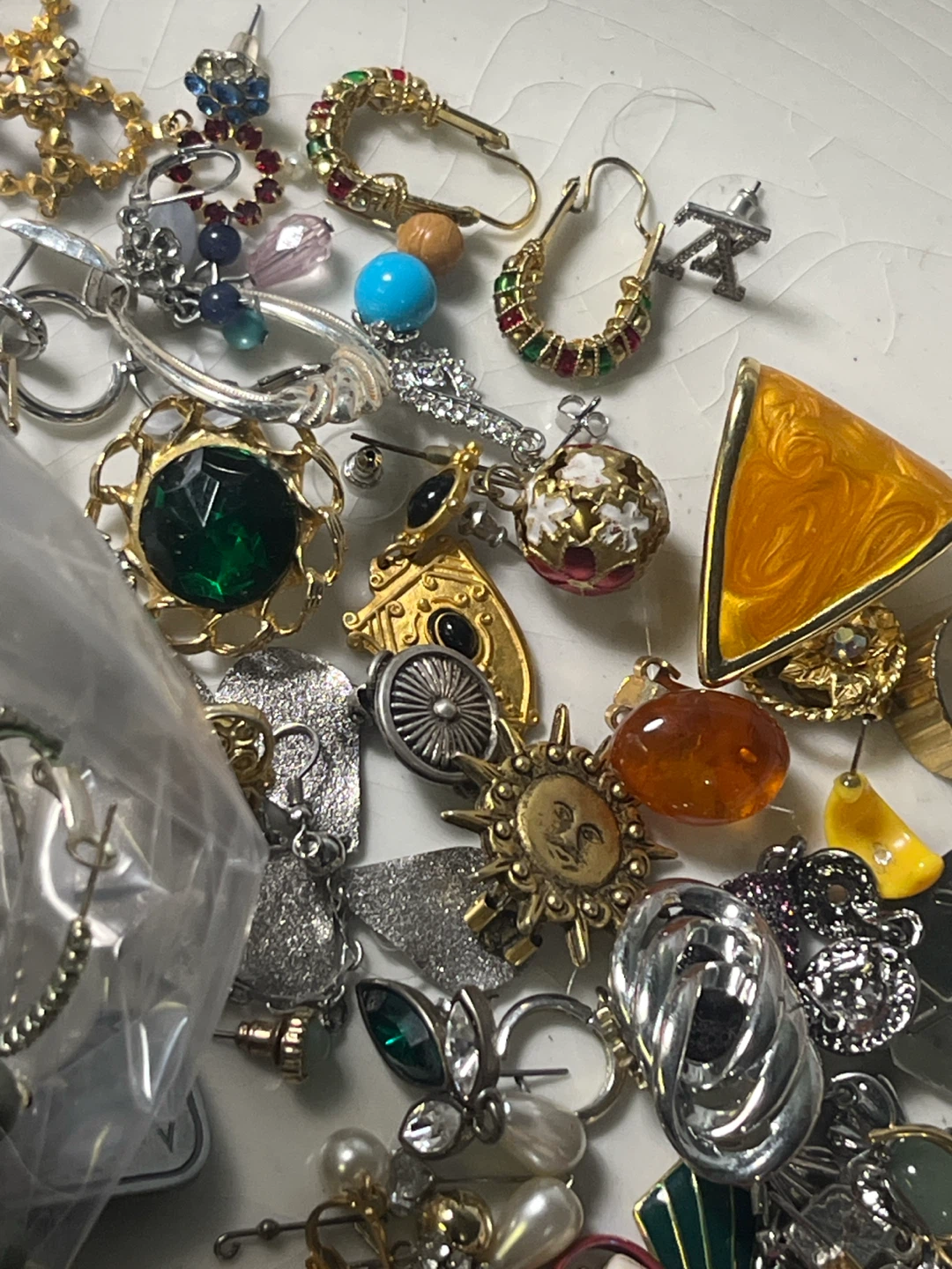 Huge Craft Jewelry Lot Mixed Costume /Junk Jewelry for Art/Scrap
