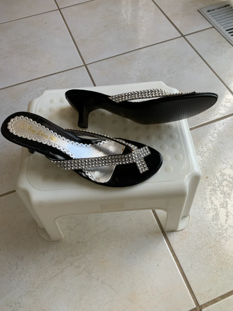 Black Embellished Flip-Flop Heels - photo 2