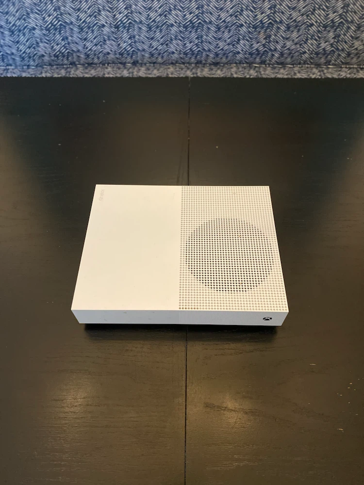 Xbox One S All-Digital Edition (Broken) - photo 2