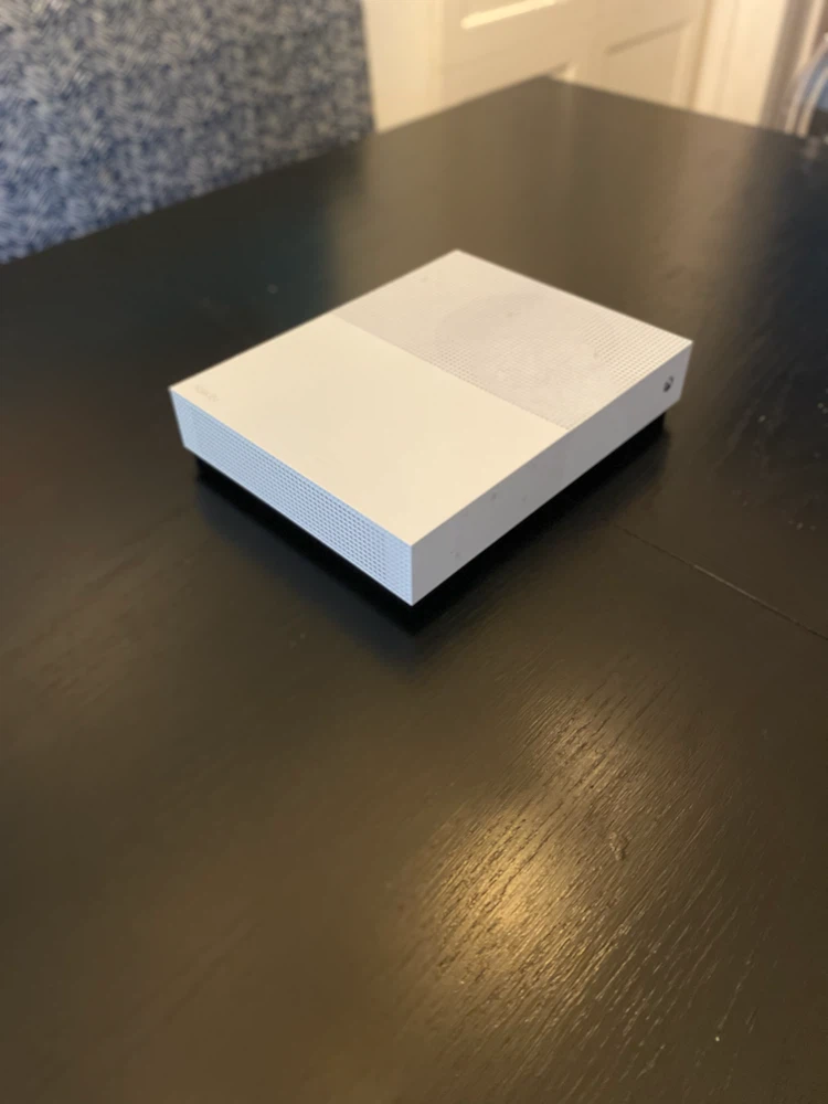 Xbox One S All-Digital Edition (Broken) - photo 4