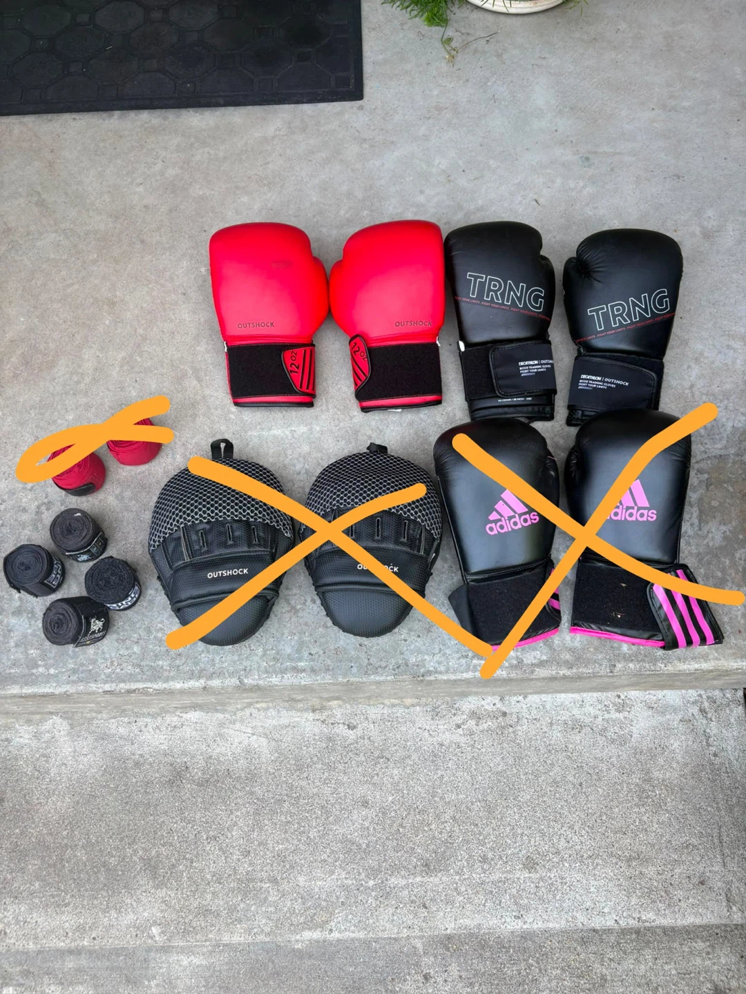Boxing gloves and bands
