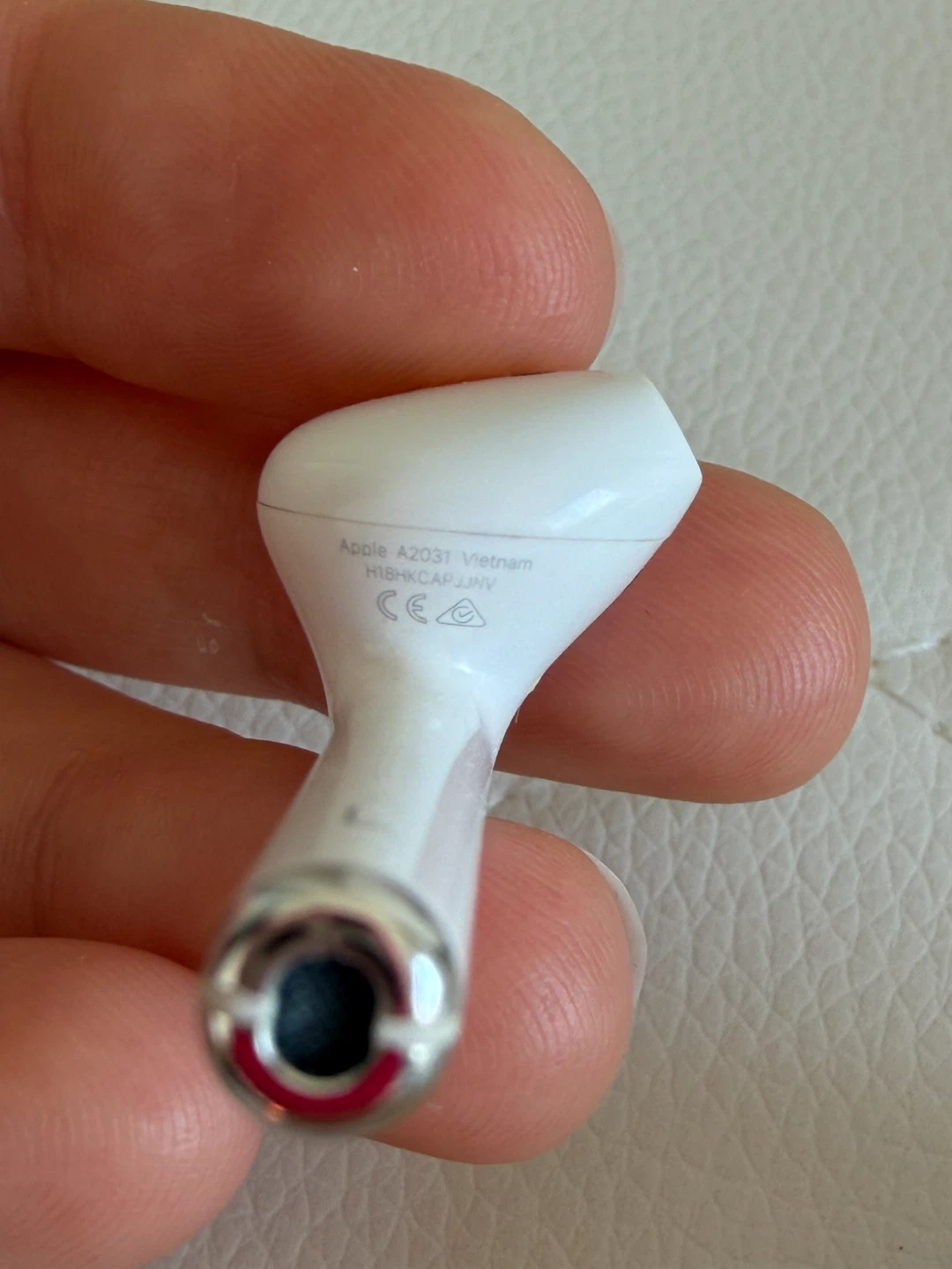 Apple AirPods 2nd generation Wireless Earbuds & AirPods Cases - photo 4