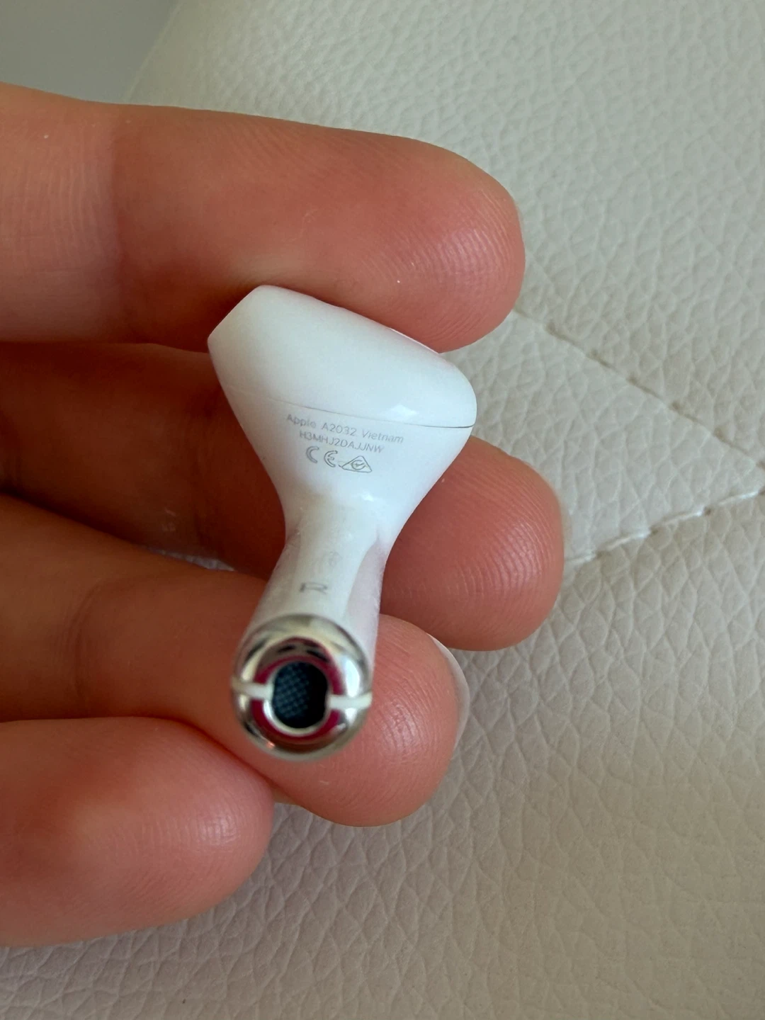 Apple AirPods 2nd generation Wireless Earbuds & AirPods Cases - photo 5