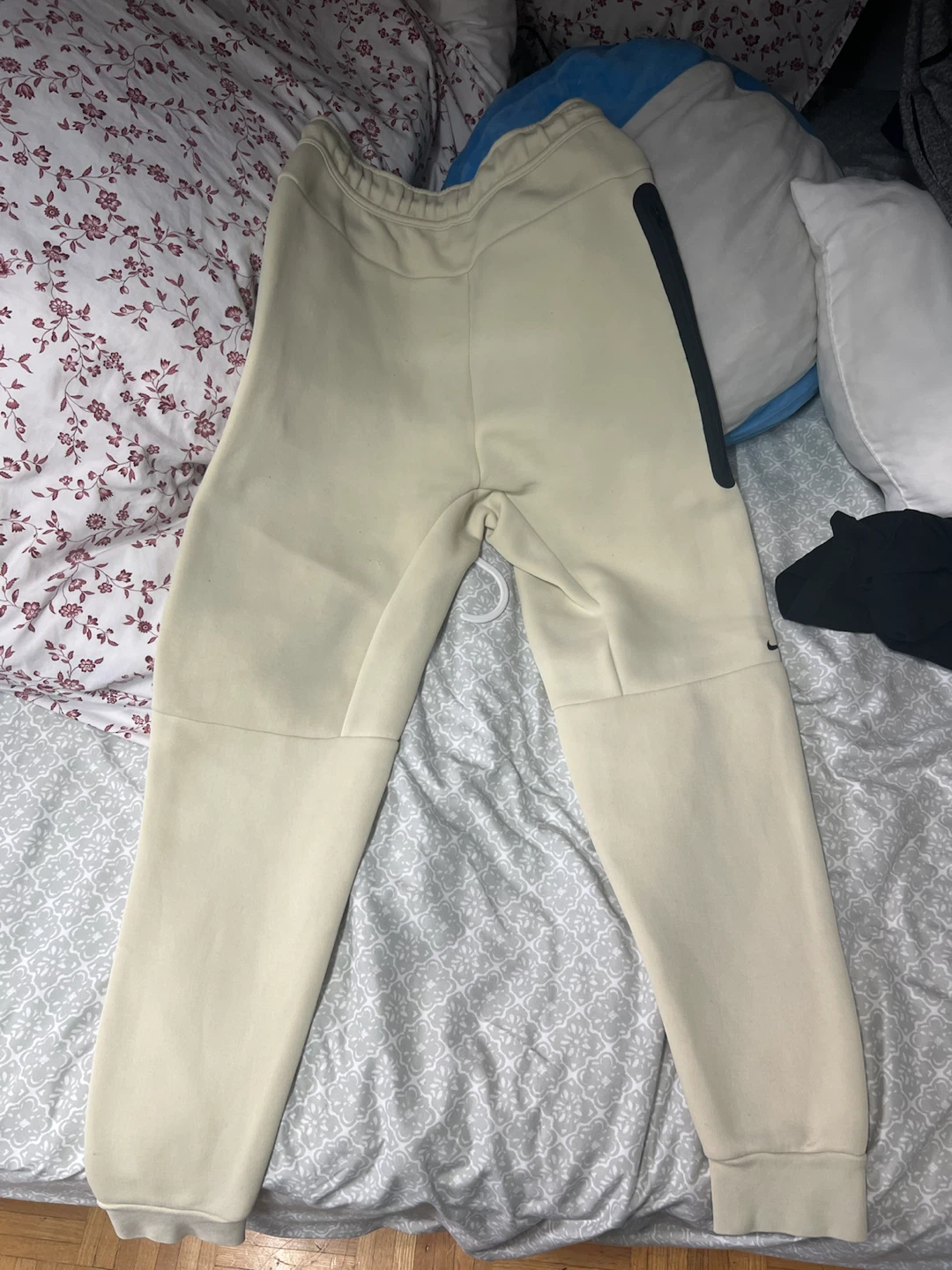 Nike Tech Fleece Joggers Pants Size Small Cream - photo 3