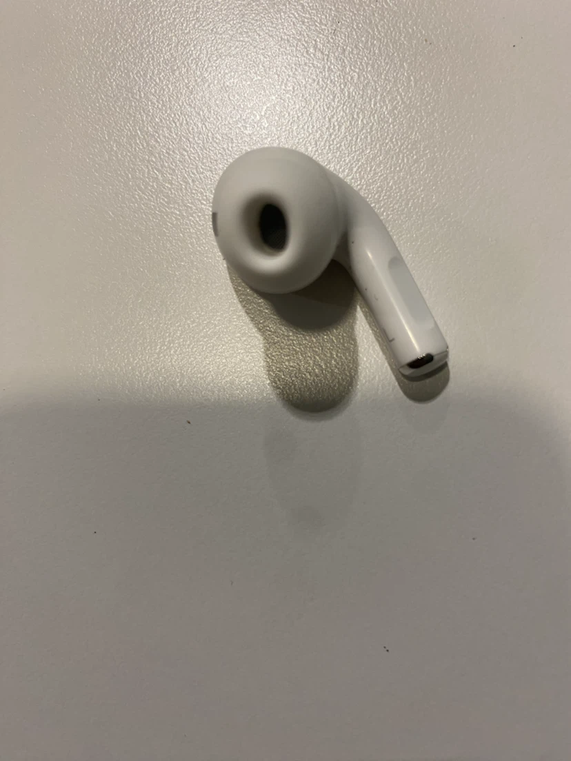 Apple AirPods Pro (Left Earbud) - photo 3