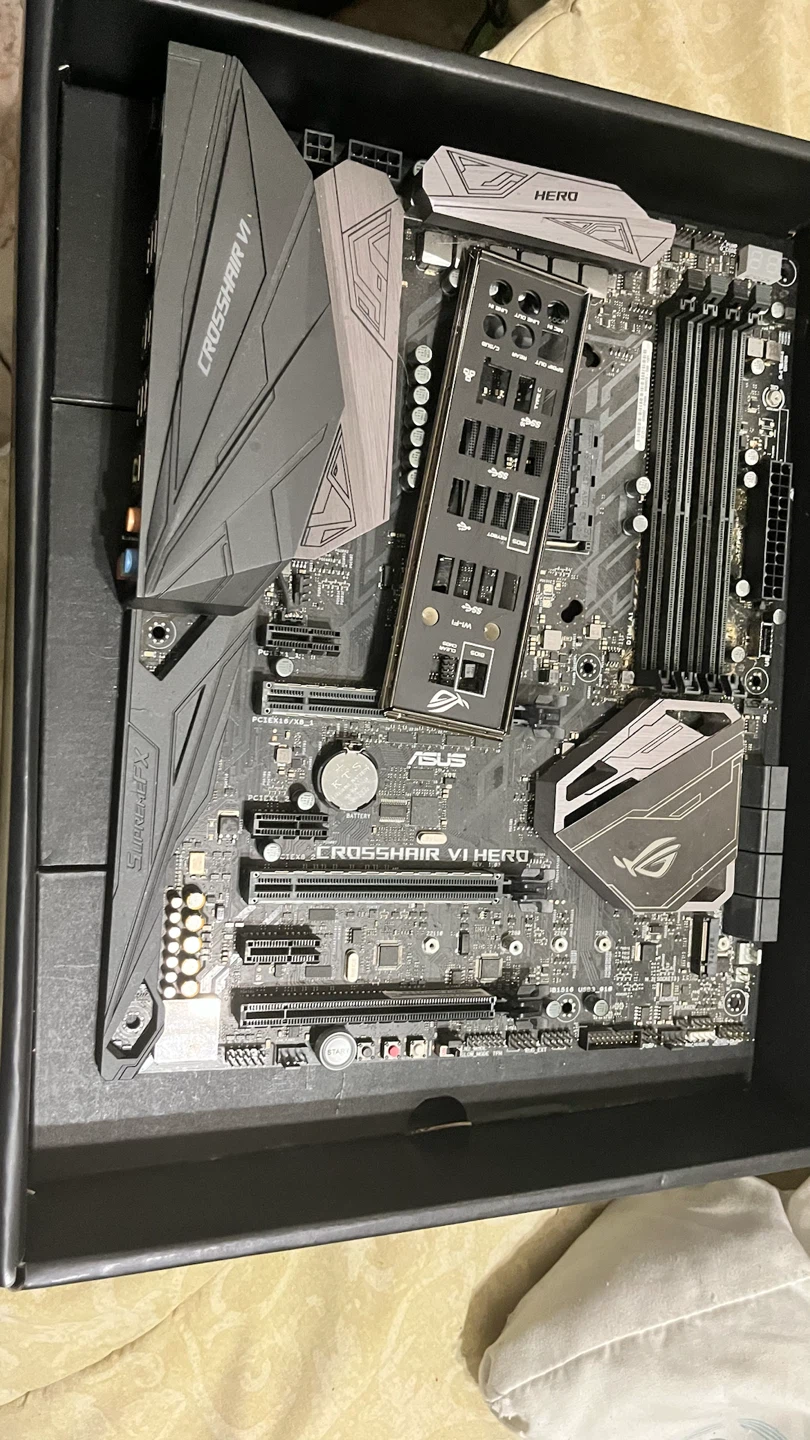 ASUS Motherboard AM4 - photo 4
