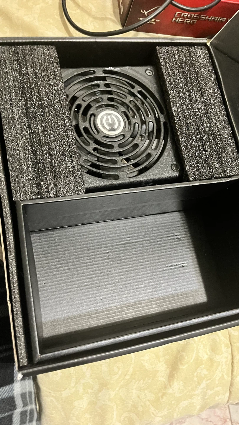 EVGA 1300W Power Supply - photo 4