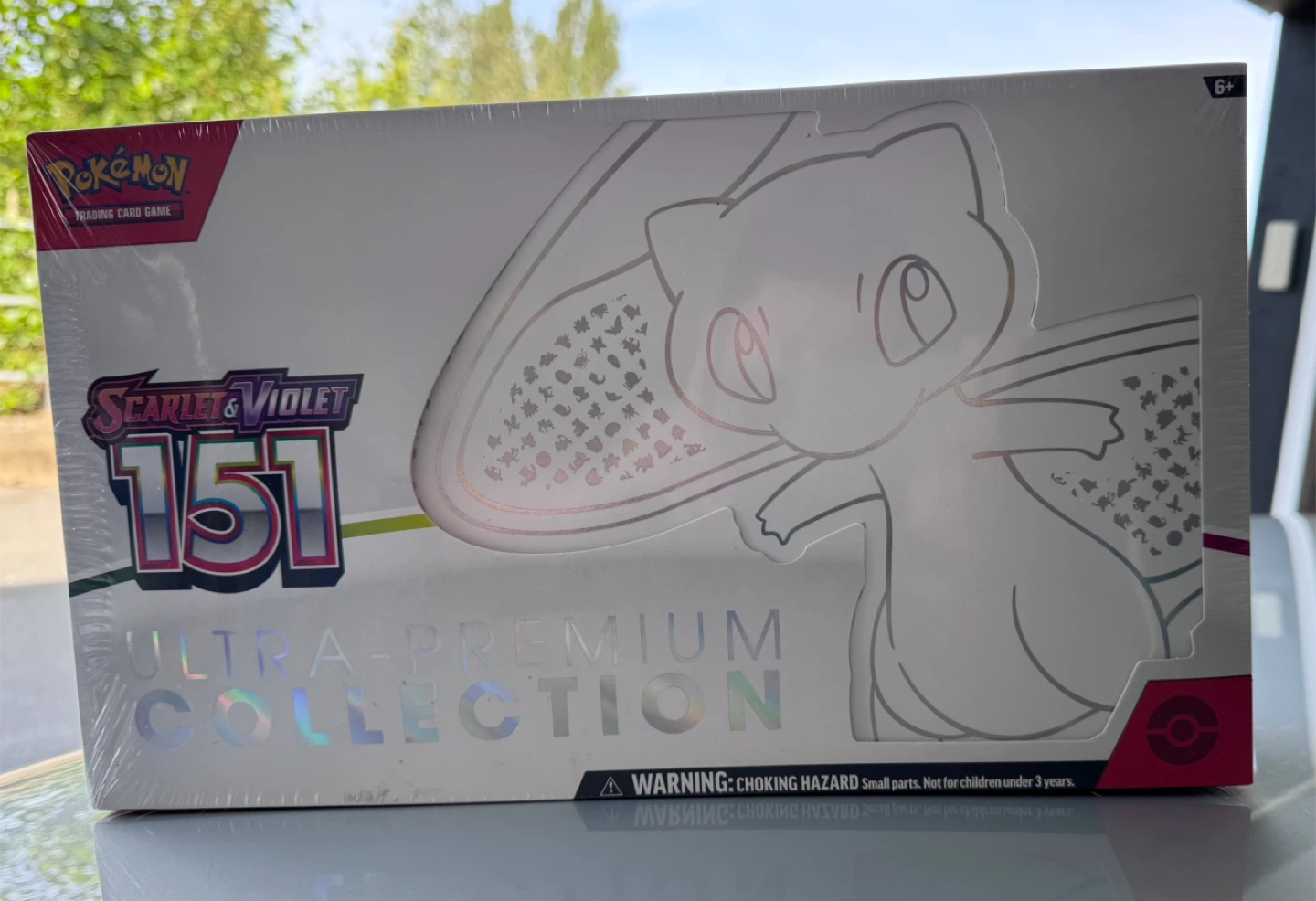 Pokemon Scarlet & Violet 151 Ultra-Premium Collection Box