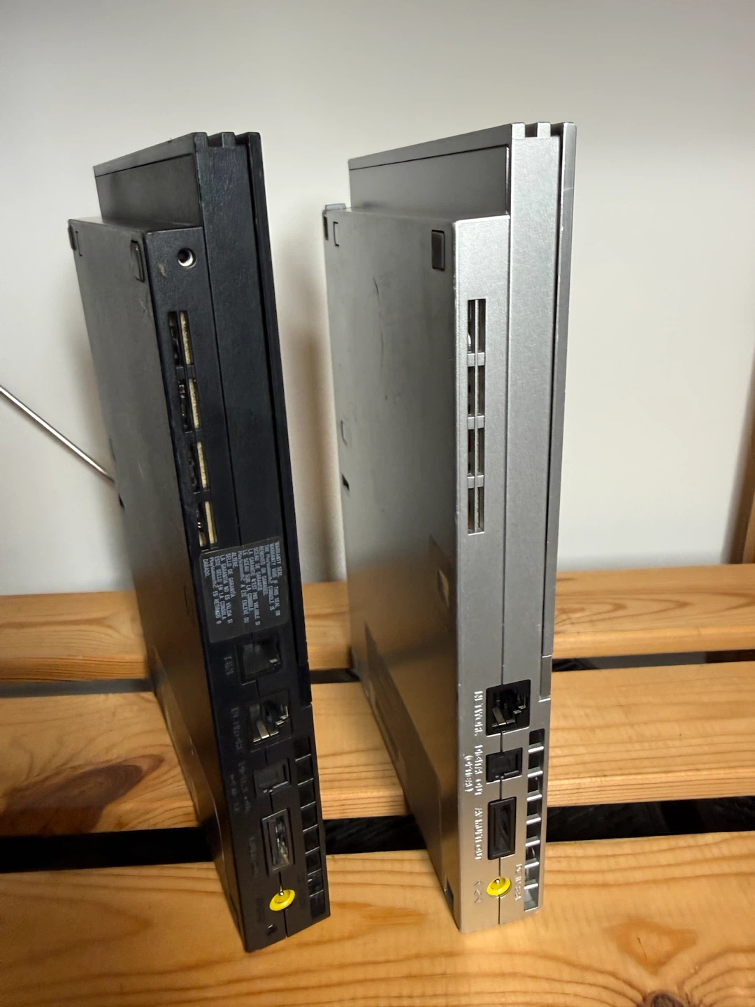 PlayStation 2 Slim - photo 4