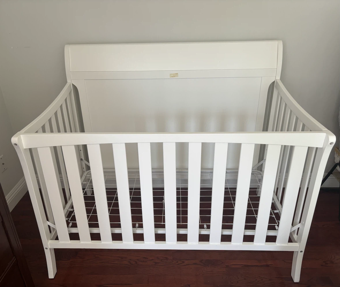 White convertible crib
