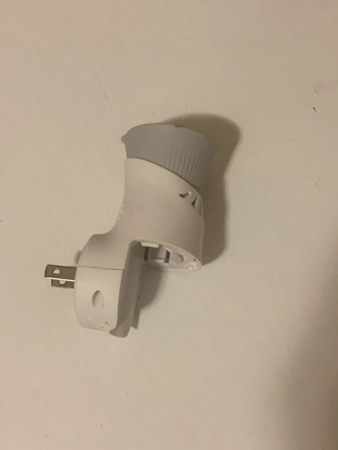 Wall plug-in air freshener warmer