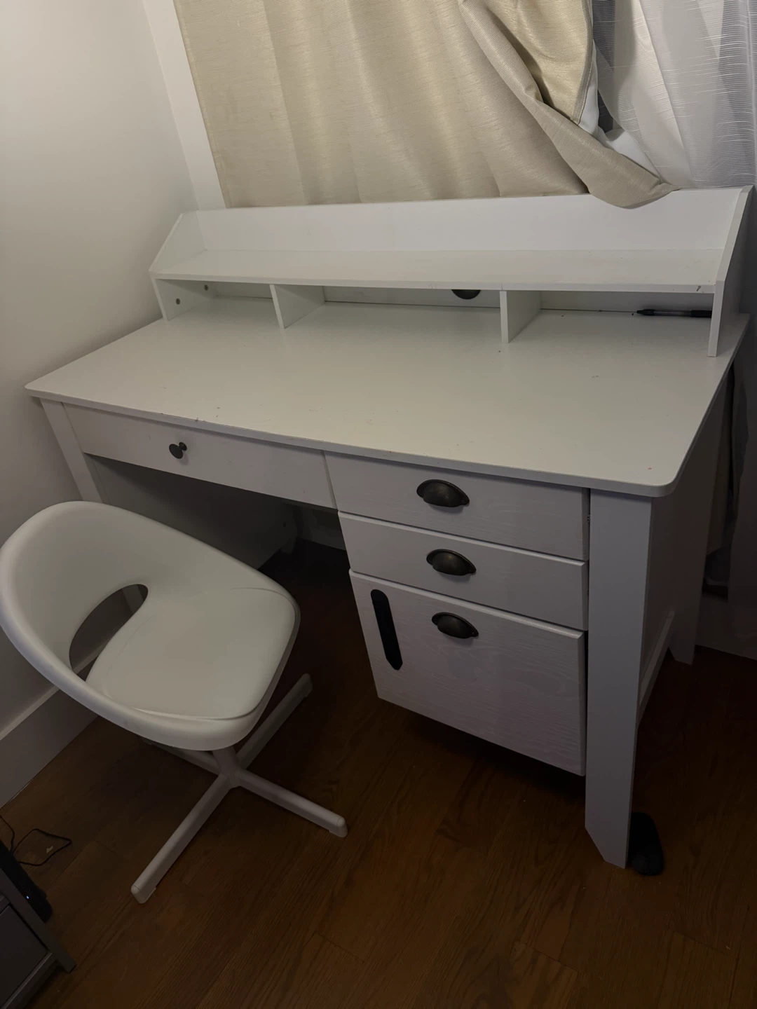 White HOMBCK Desk with Hutch and Drawers - photo 2