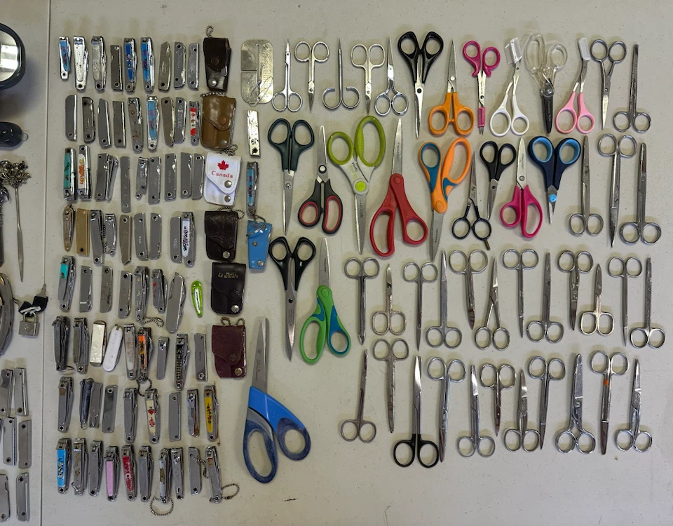 Confiscated and Lost Items from YVR Airport. - photo 2
