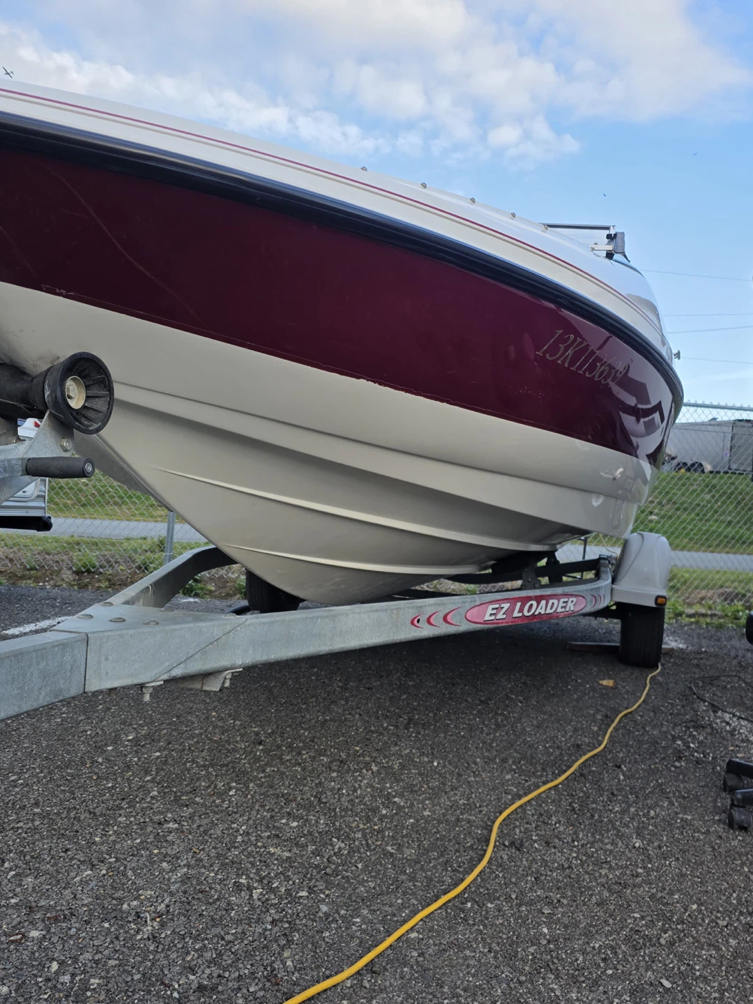 Sea Ray Bowrider Boat 1999 (120 hours on engine) - photo 2