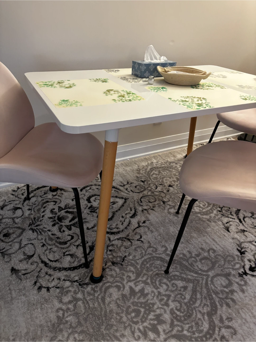 White Dining Table with Wooden Legs - photo 3