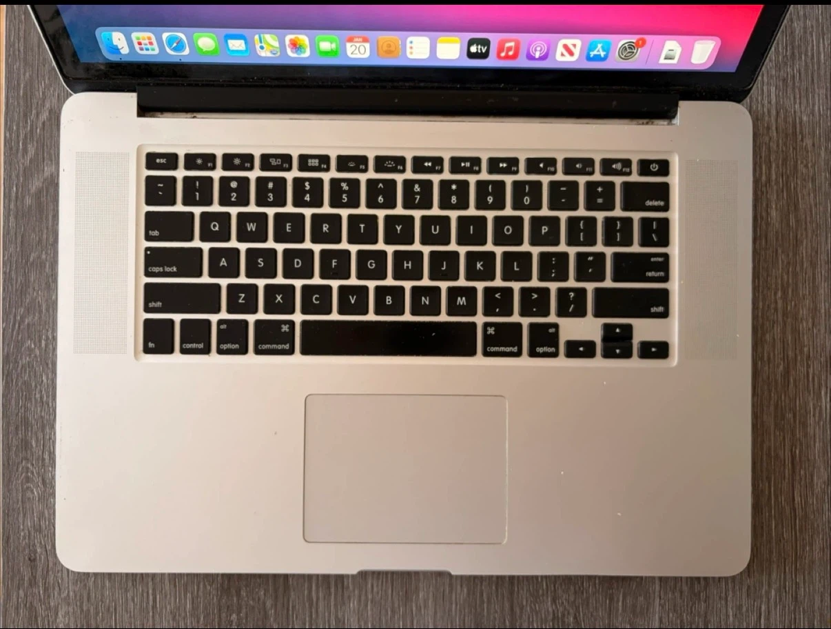 MacBook Pro (Retina, 15-inch, Mid 2015) — 250GB / i7 / 16GB - photo 2