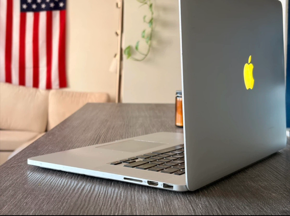MacBook Pro (Retina, 15-inch, Mid 2015) — 250GB / i7 / 16GB - photo 4
