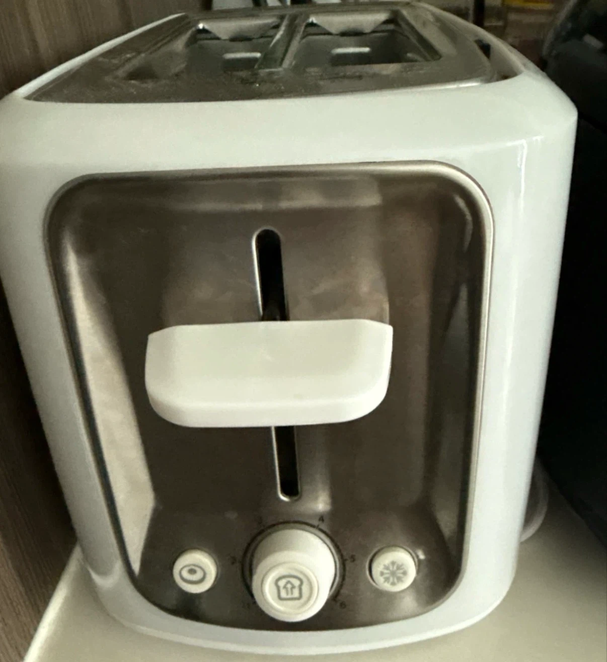 White 2-slice Toaster