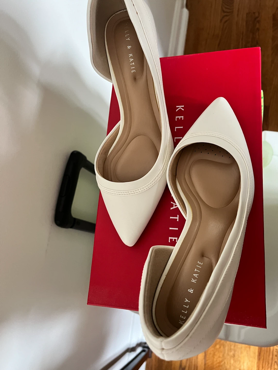 Kelly & Katie Women's Kk-Shenna White Pumps Size 6.5M - photo 3