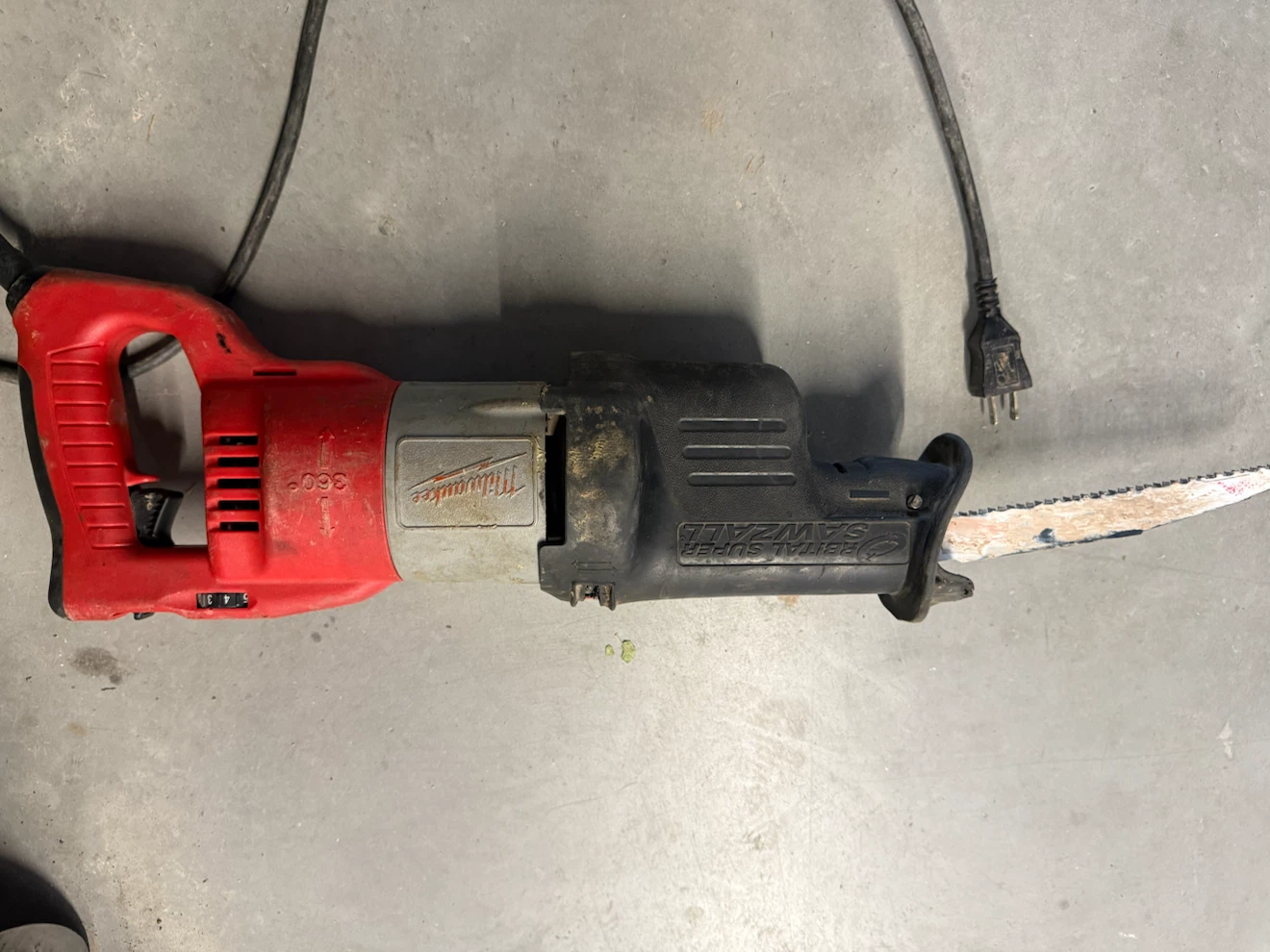 Milwaukee Super Sawzall Reciprocating Saw - photo 2