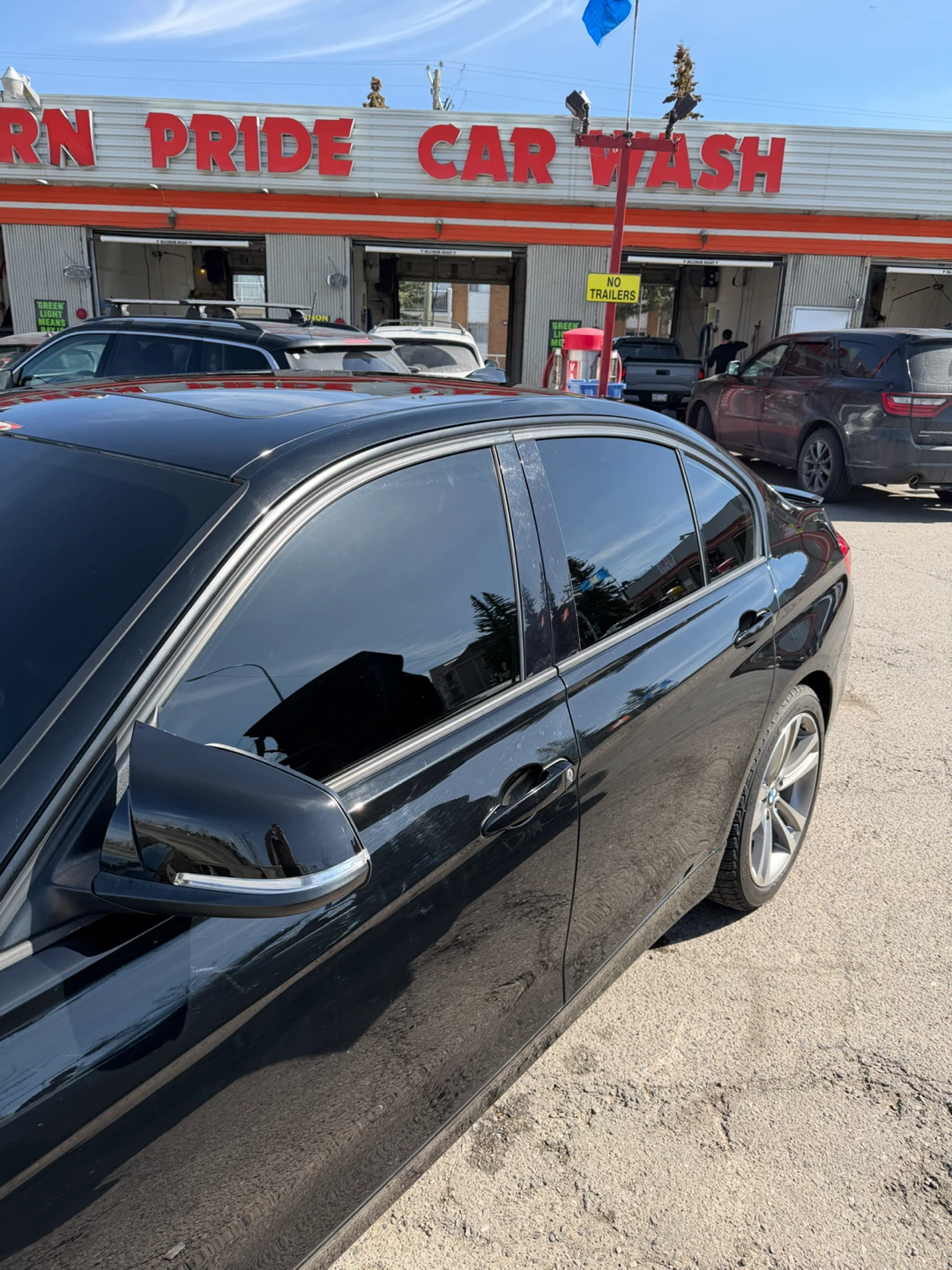 Black BMW 330i Sedan - photo 3