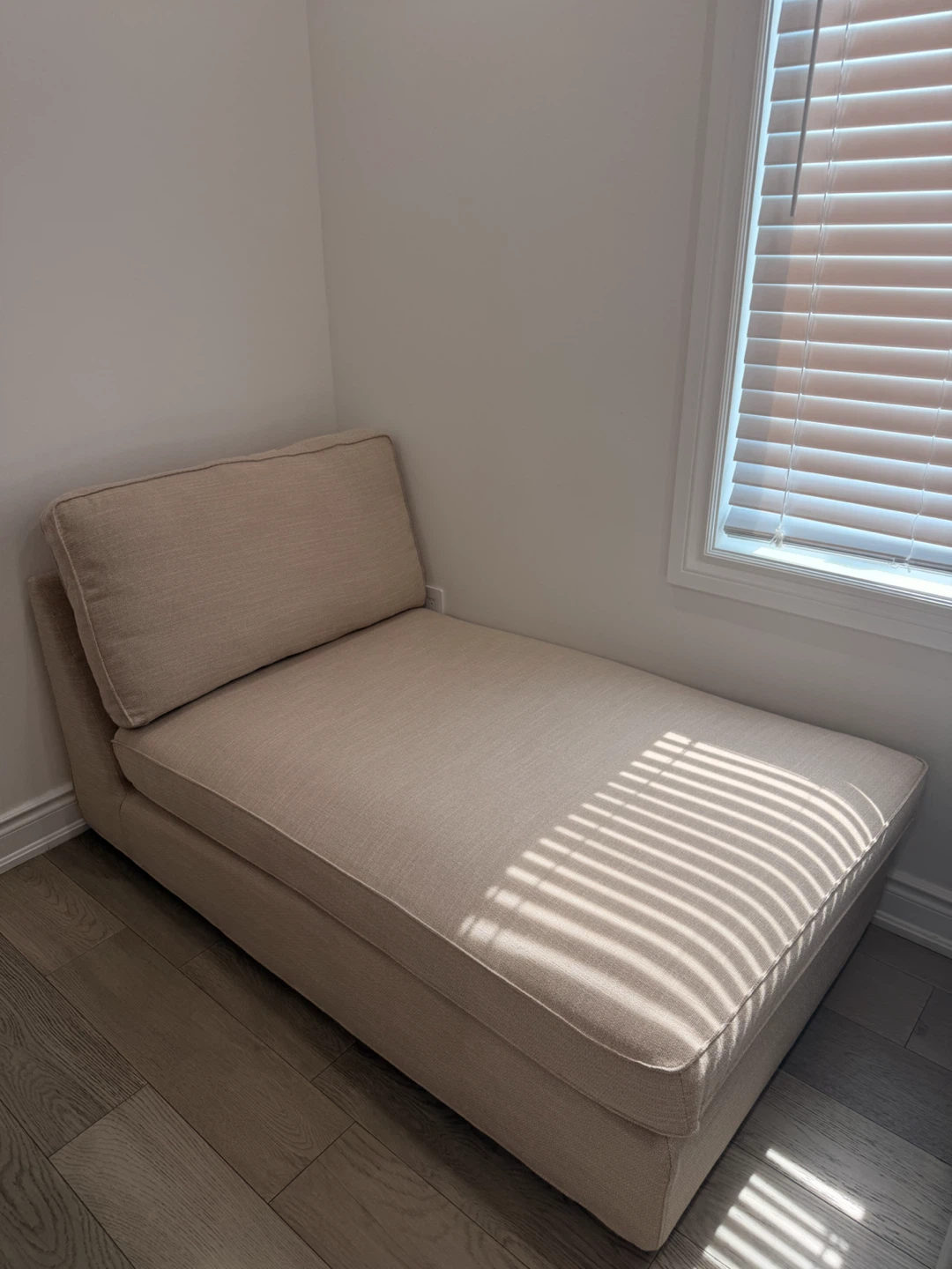 IKEA kivik chaise
