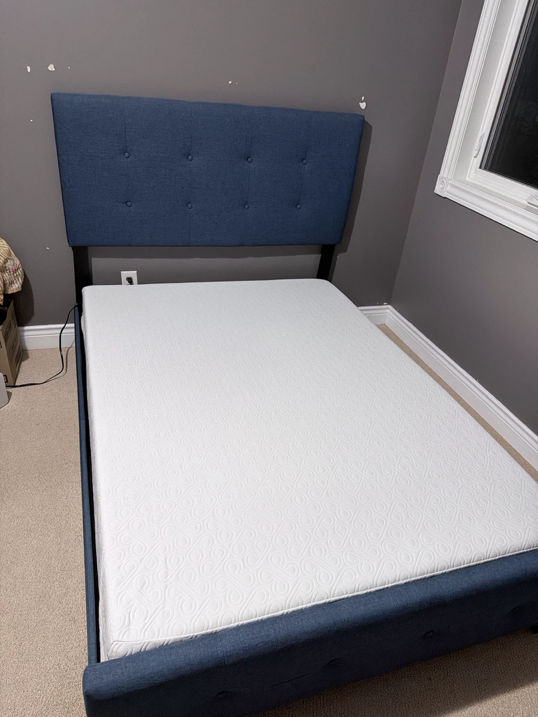 Blue Upholstered Bed Frame with Tufted Headboard. - photo 2