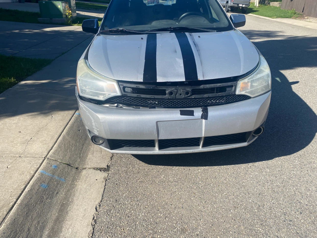 Silver Ford Focus Sedan - photo 3