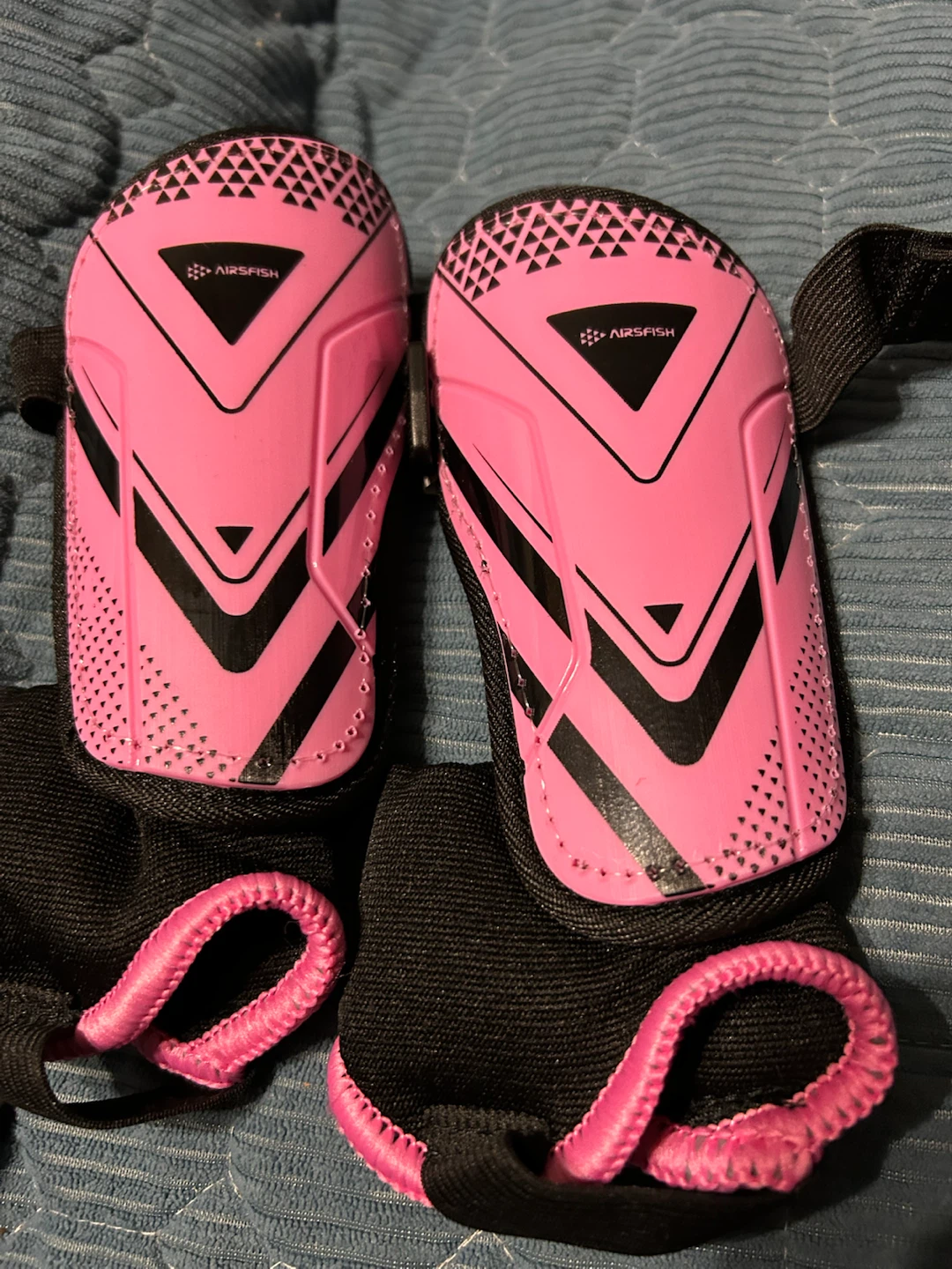 Brand New-Kids AirFish Pink Soccer Shin Guards-XXS