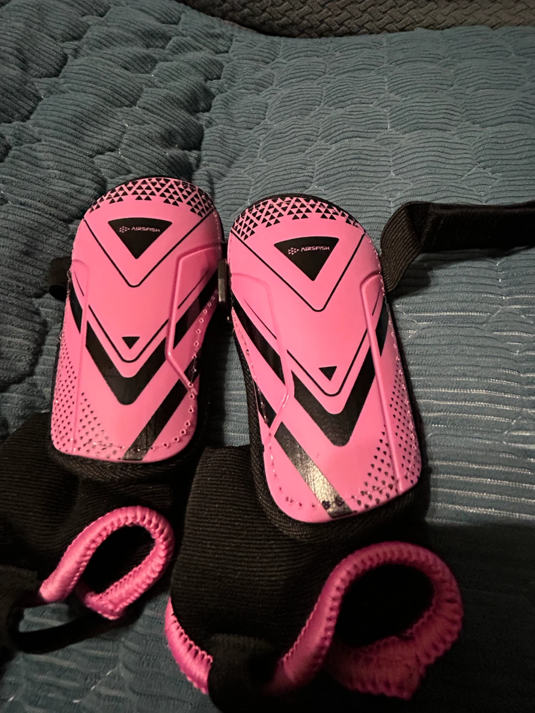 Brand New-Kids AirFish Pink Soccer Shin Guards-XXS - photo 2