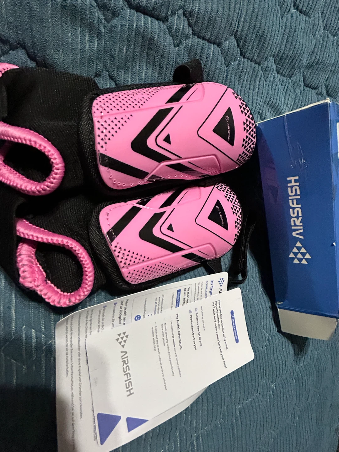 Brand New-Kids AirFish Pink Soccer Shin Guards-XXS - photo 3