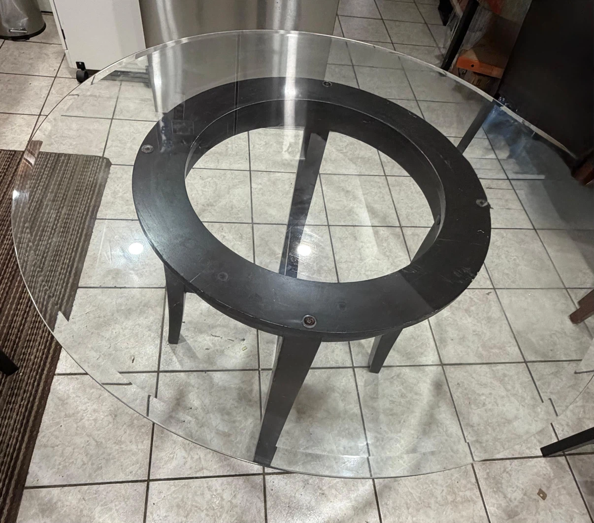 Round Glass Dining Table - photo 3