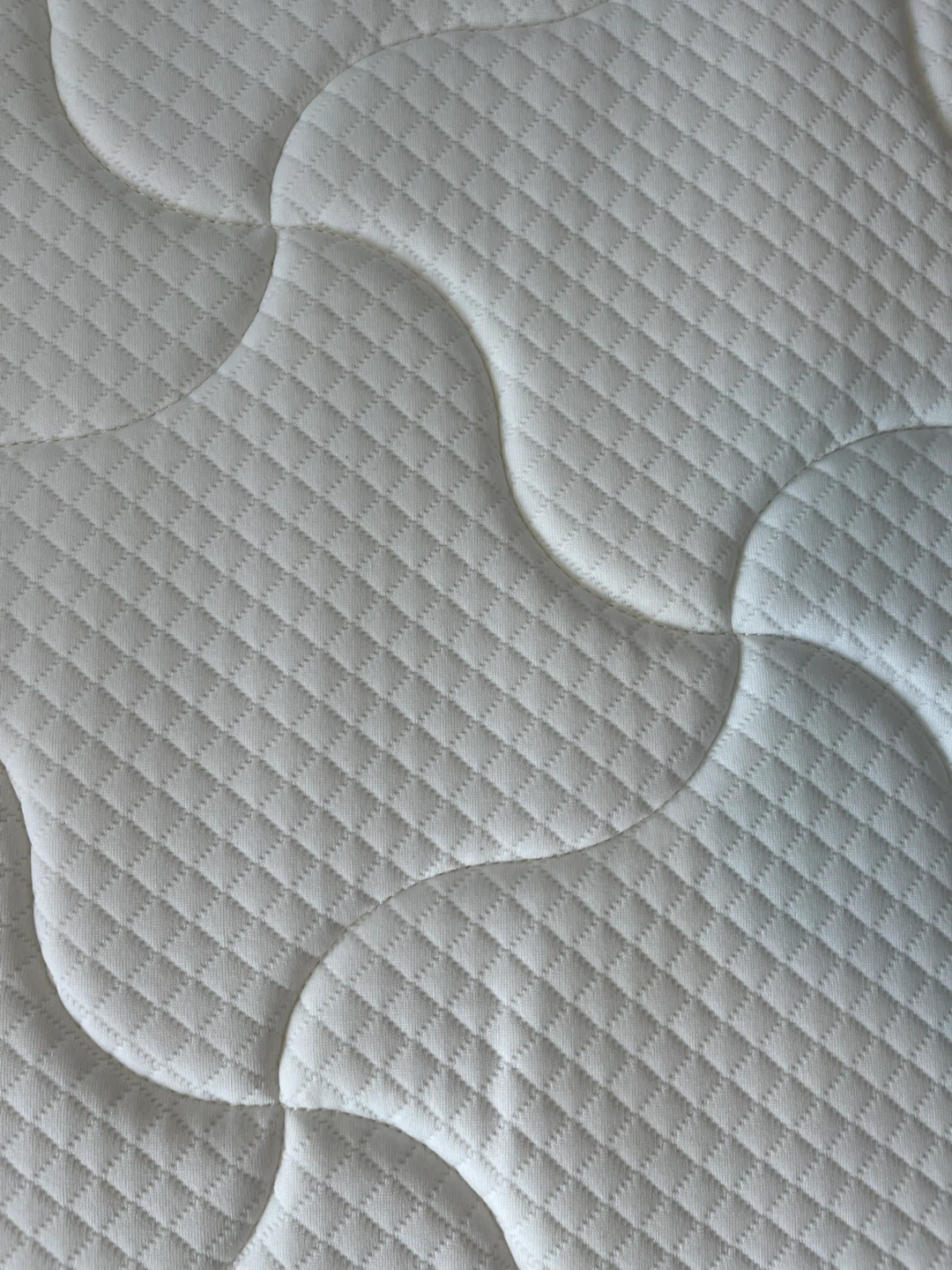 Like new Twin 6 inch spring mattress - photo 3