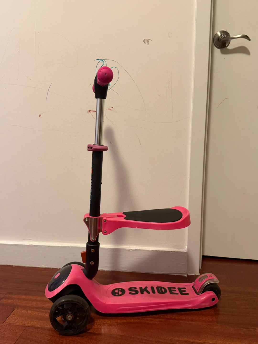 Pink SKIDEE 3-Wheel Scooter with Seat - photo 2