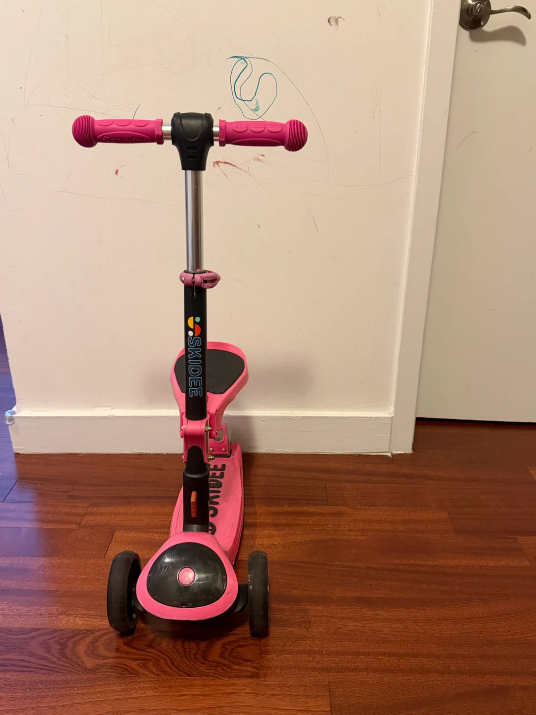 Pink SKIDEE 3-Wheel Scooter with Seat - photo 3